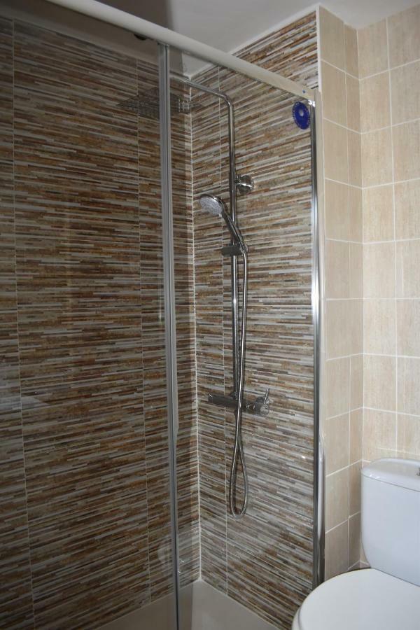 Magnolia, Habitacion Matrimonial Con Bano Uso Privado, En Casa Compartida Lejlighed Palafrugell Eksteriør billede
