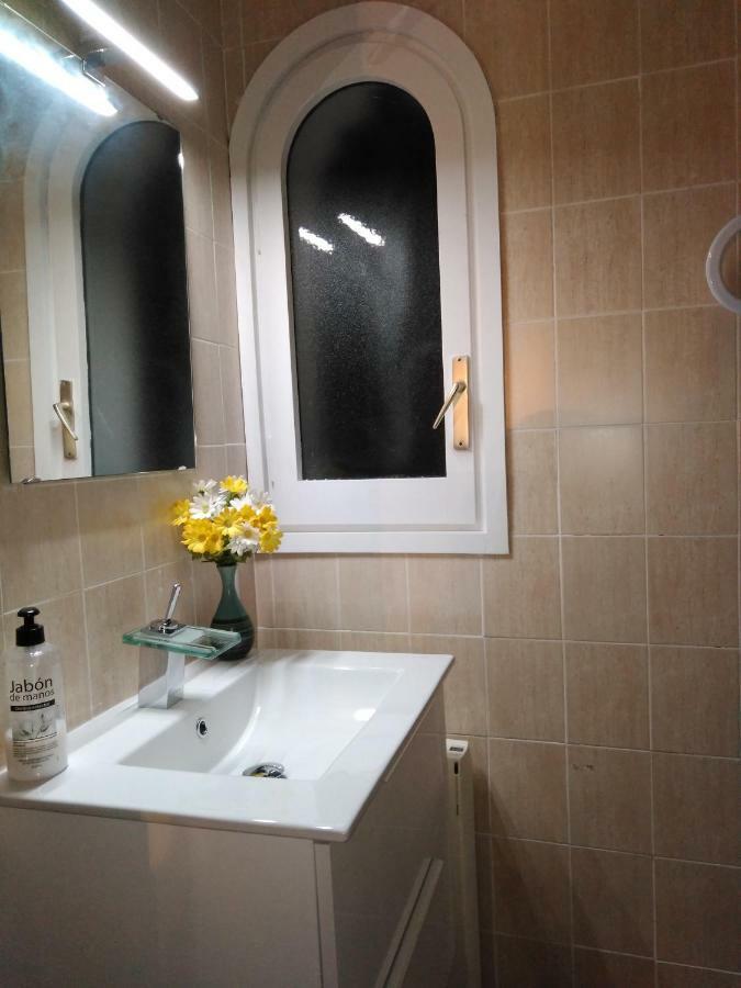 Magnolia, Habitacion Matrimonial Con Bano Uso Privado, En Casa Compartida Lejlighed Palafrugell Eksteriør billede