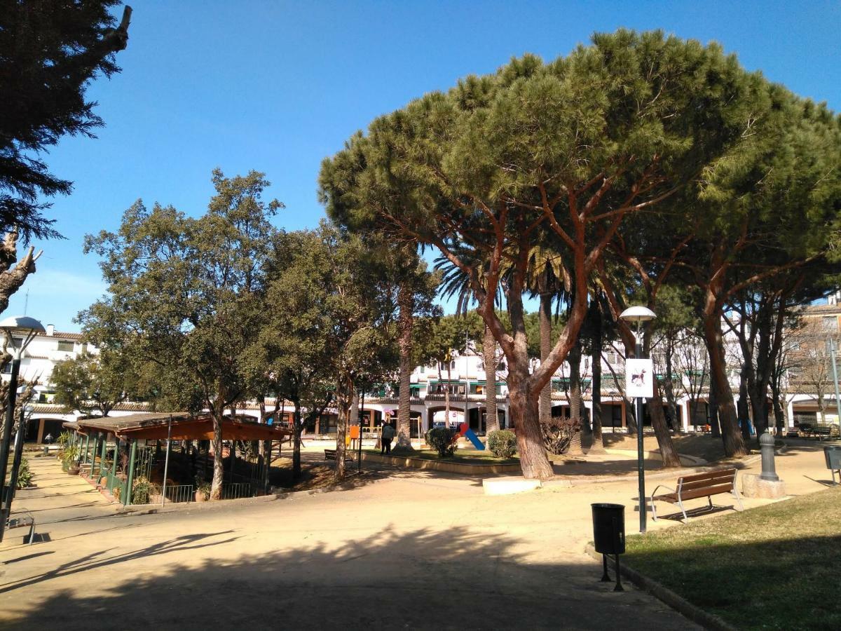 Magnolia, Habitacion Matrimonial Con Bano Uso Privado, En Casa Compartida Lejlighed Palafrugell Eksteriør billede