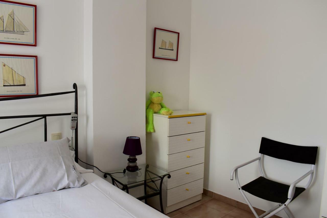 Magnolia, Habitacion Matrimonial Con Bano Uso Privado, En Casa Compartida Lejlighed Palafrugell Eksteriør billede